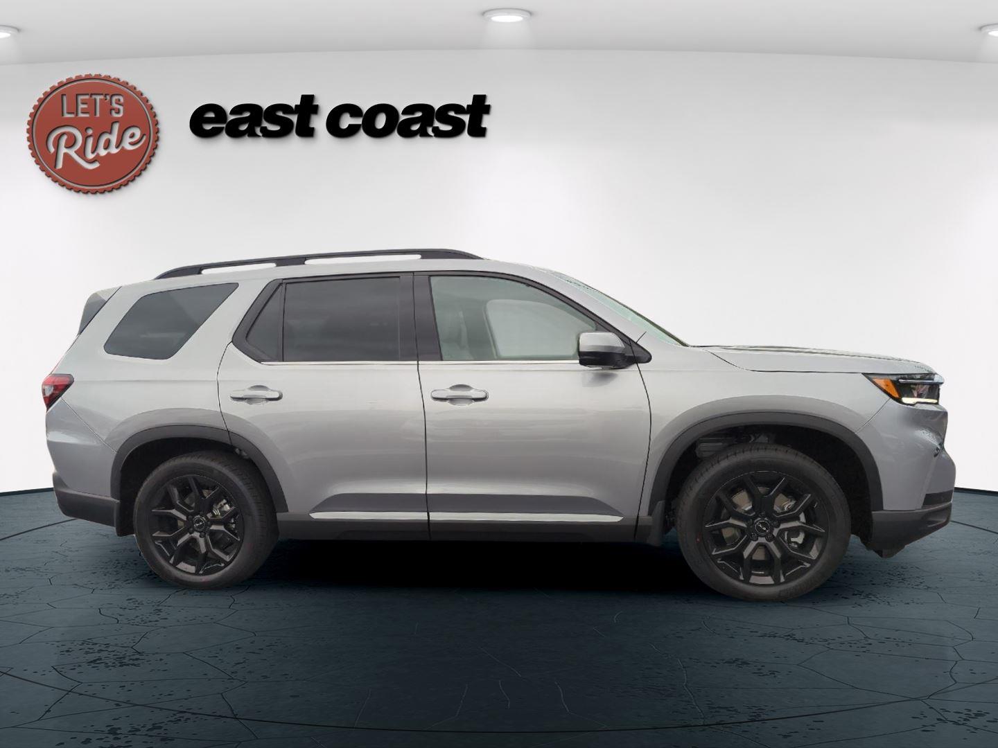 2025 Honda Pilot Touring photo 2