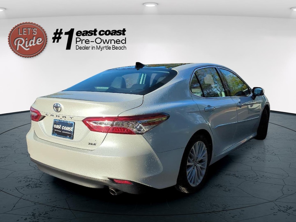 Used 2020 Toyota Camry XLE Sedan