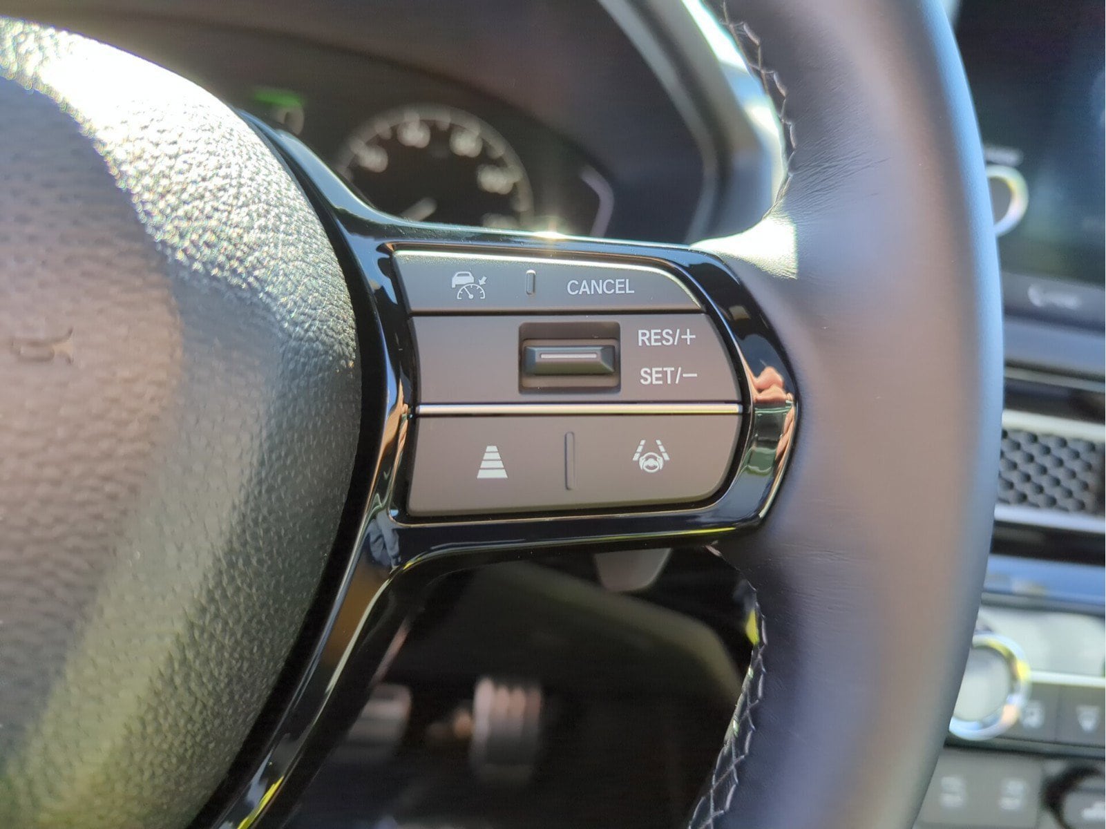 2025 Honda Civic Sport - Photo 18