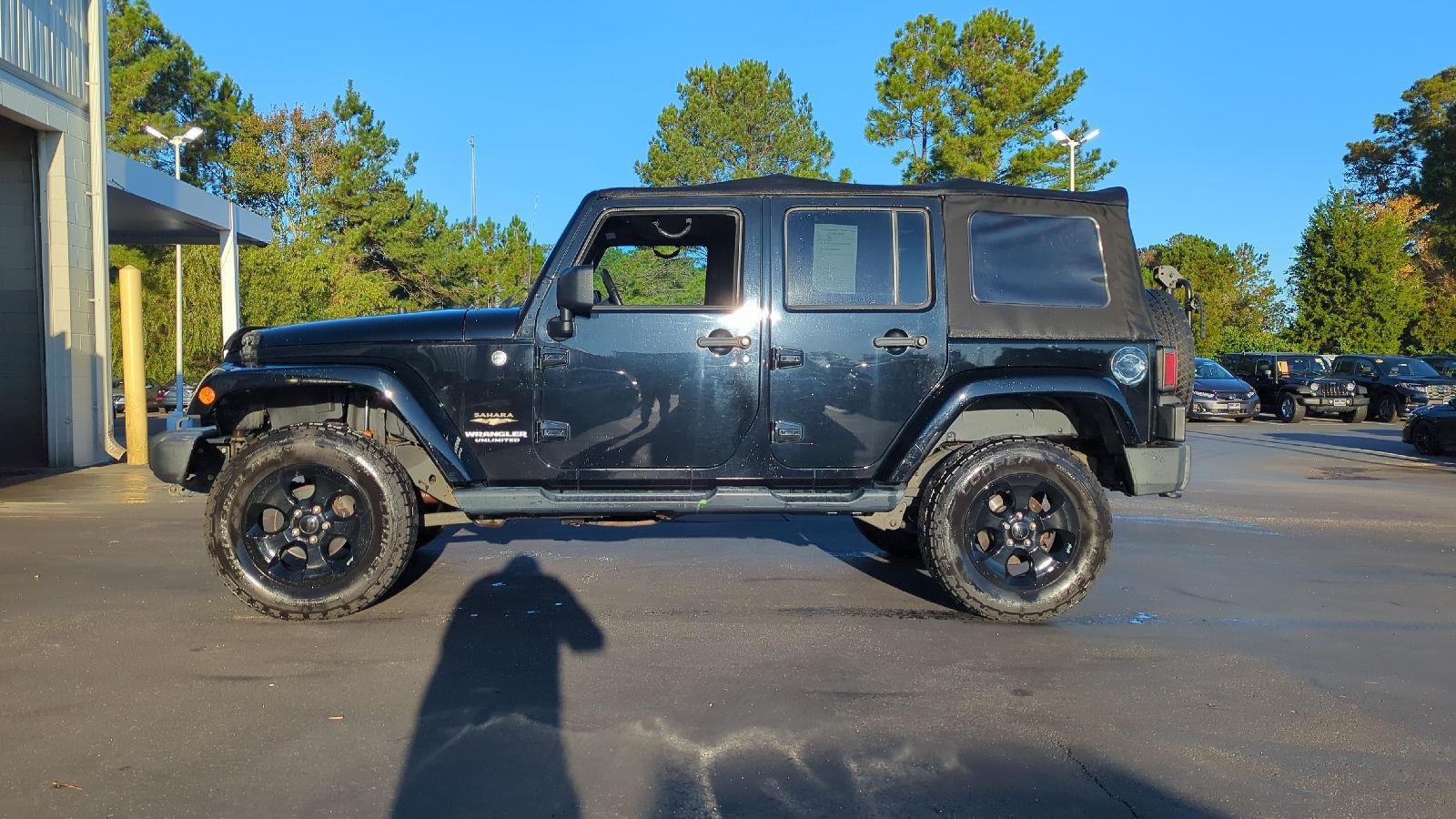 2014 Jeep Wrangler Unlimited Sahara photo 4