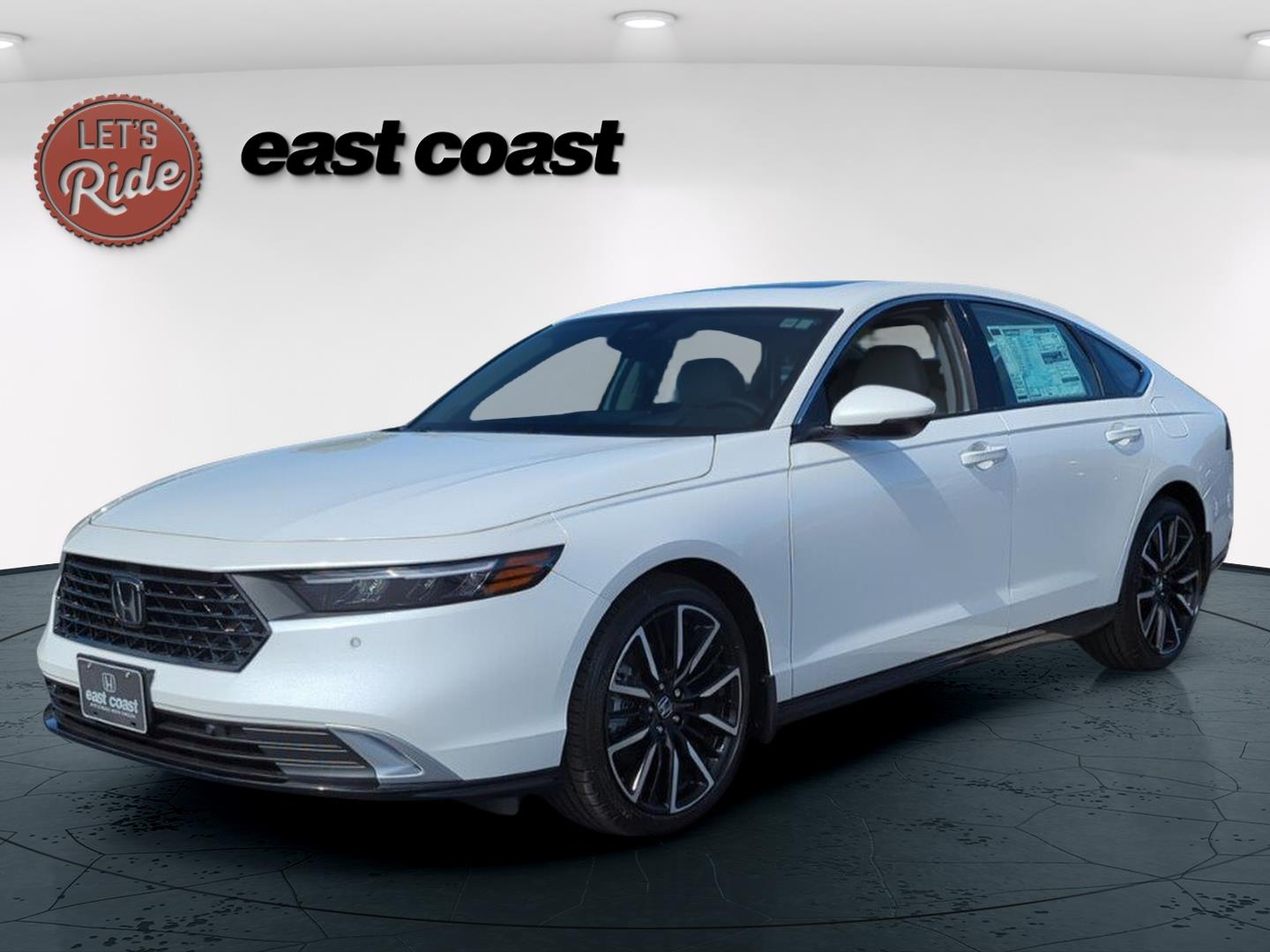 2025 Honda Accord Hybrid Touring's photo