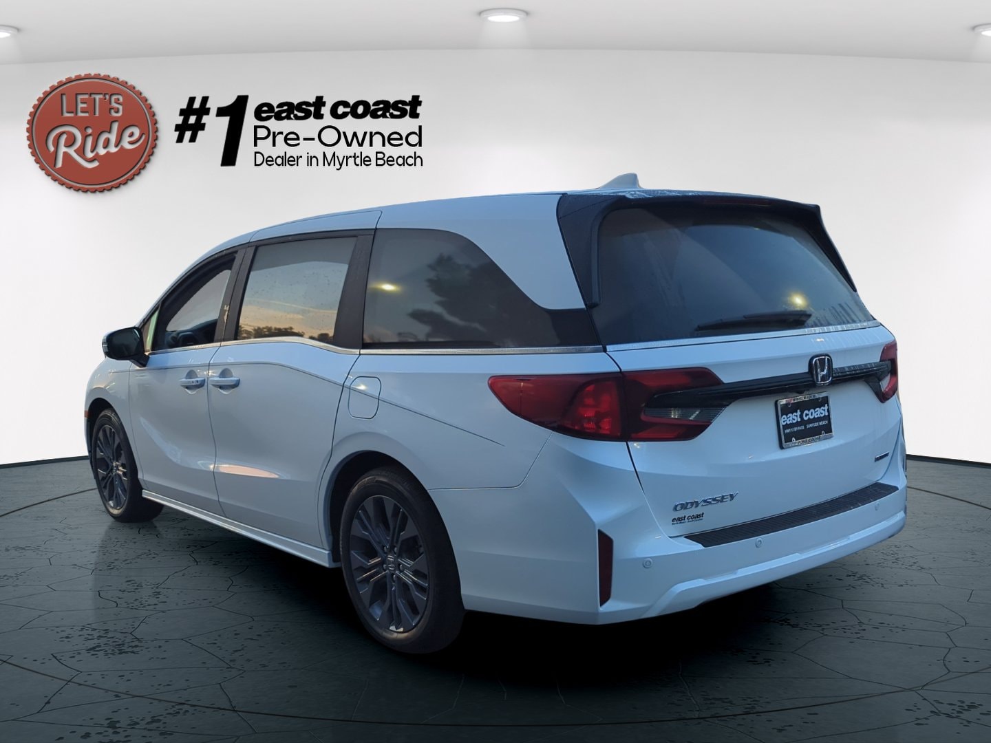 2025 Honda Odyssey Touring - Photo 10