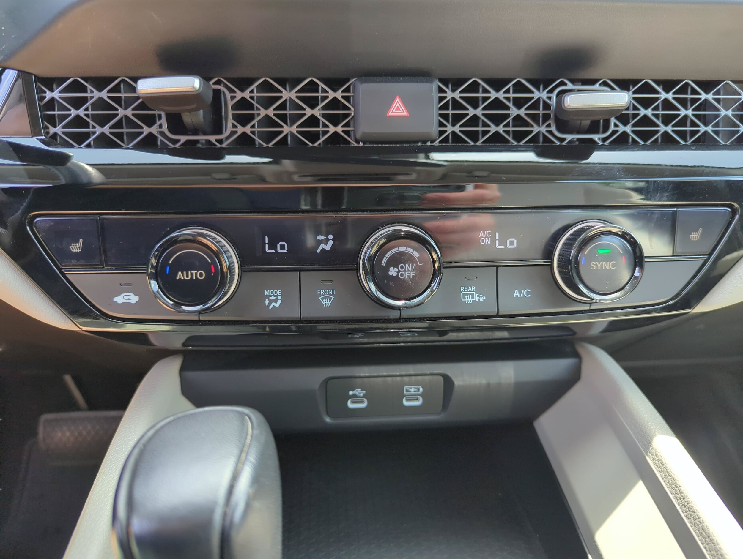 2024 Honda Accord Hybrid EX-L - Photo 25