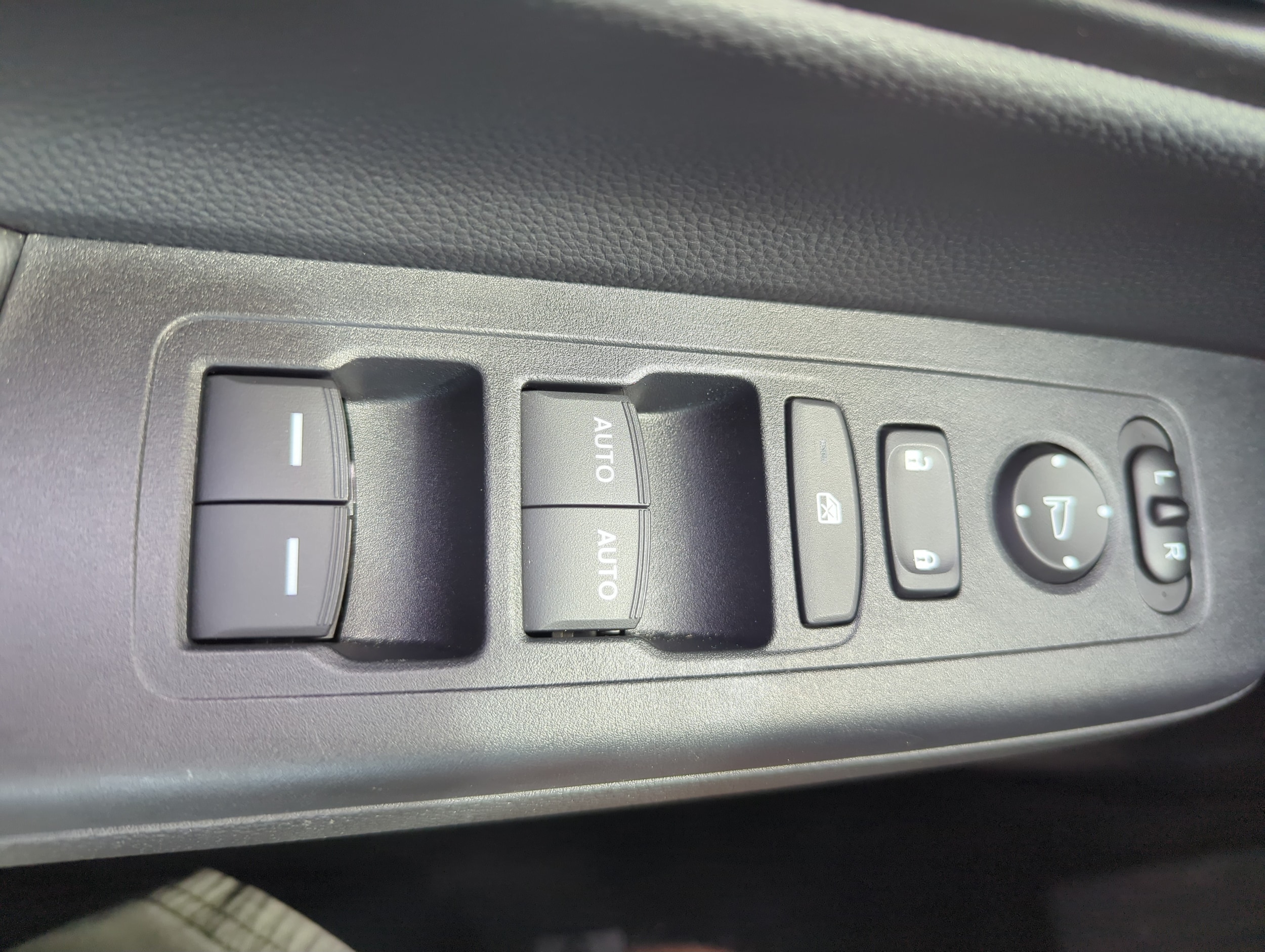 2024 Honda CR-V EX - Photo 27