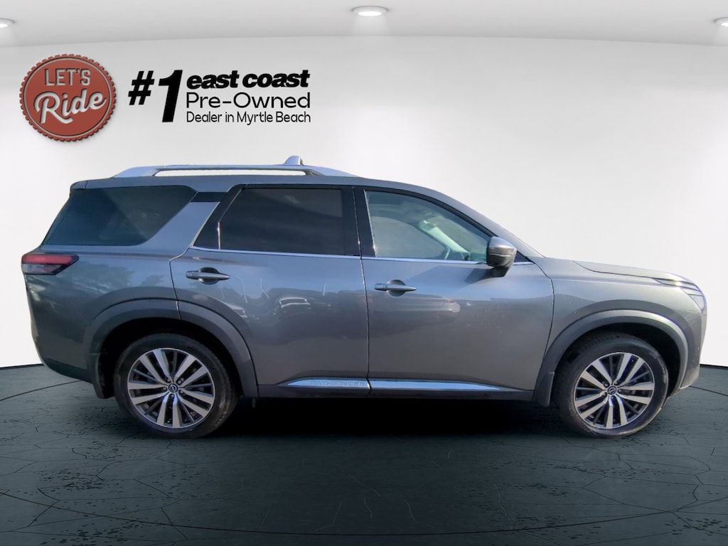 Used 2022 Nissan Pathfinder Platinum SUV