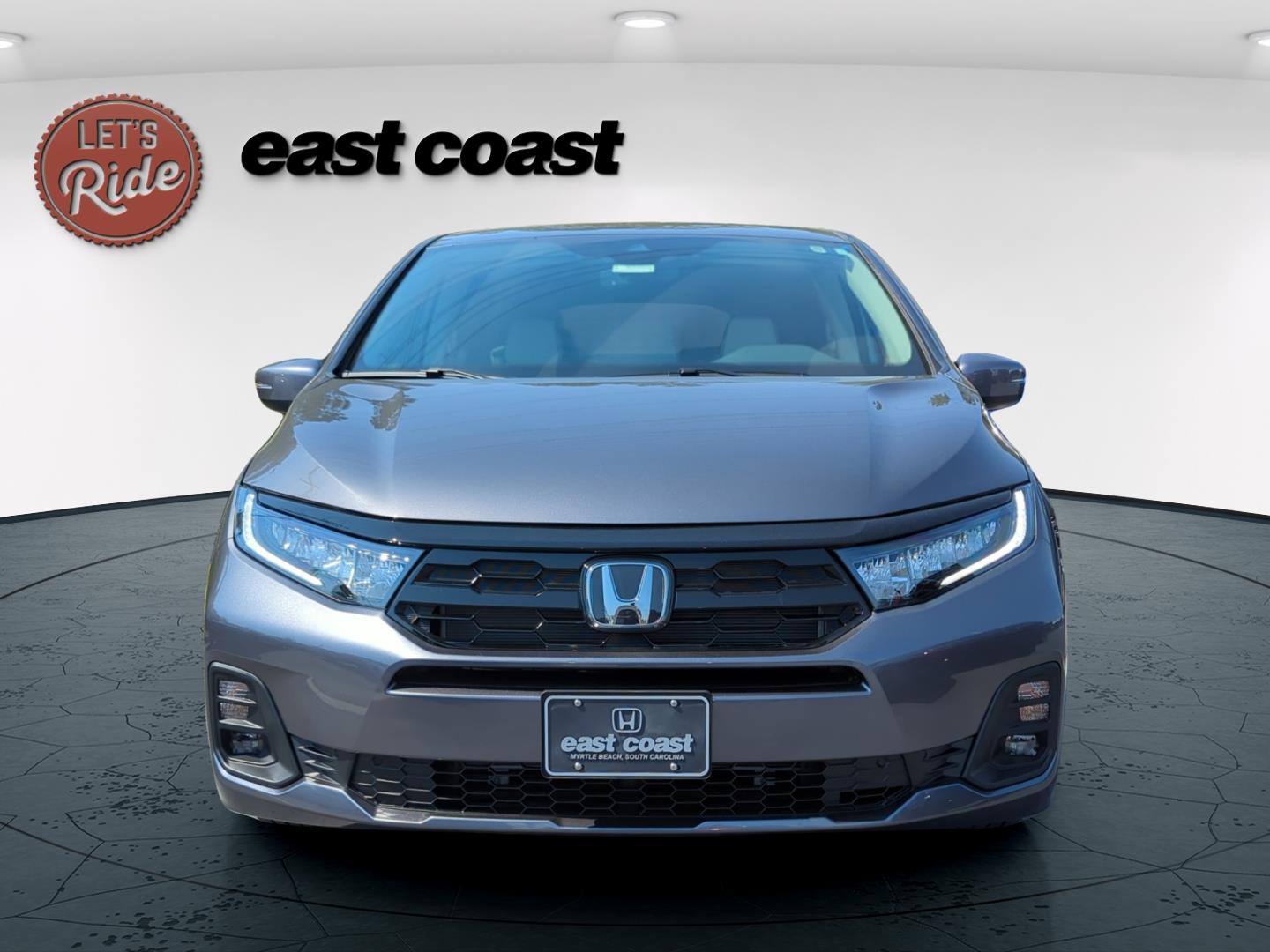 2025 Honda Odyssey Touring photo 2