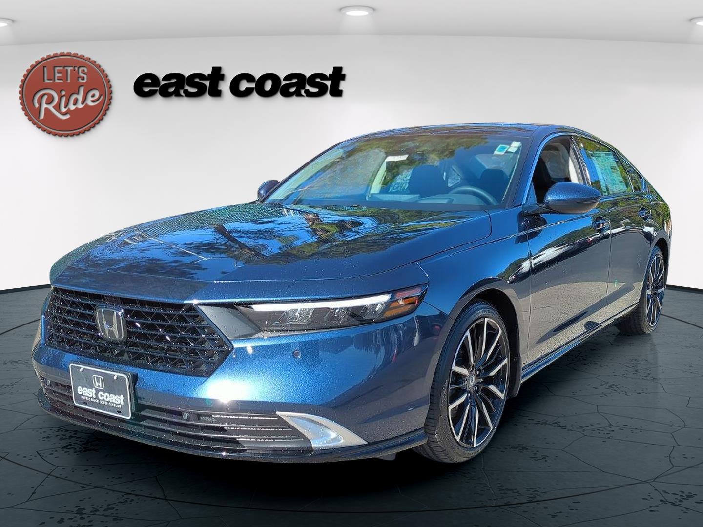 2025 Honda Accord Hybrid Touring's photo