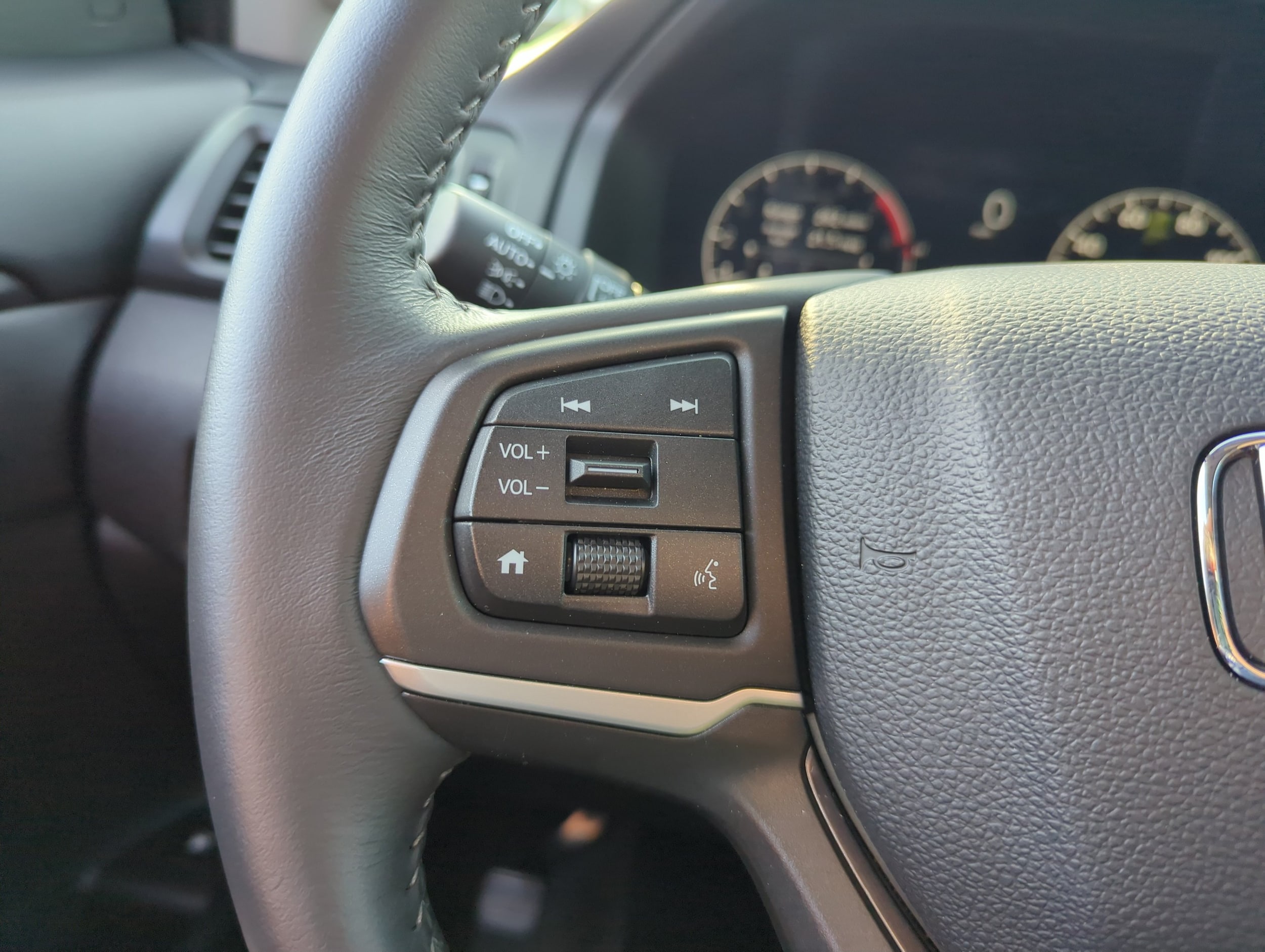 2026 Honda Ridgeline Sport - Photo 19