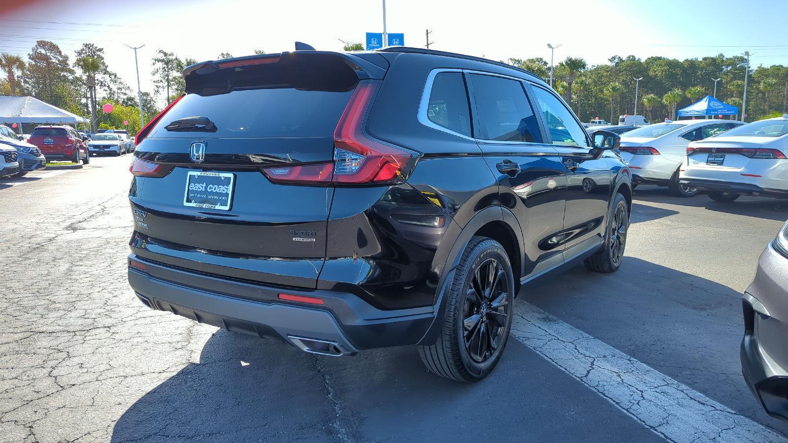 2023 Honda CR-V Hybrid Sport Touring photo 4