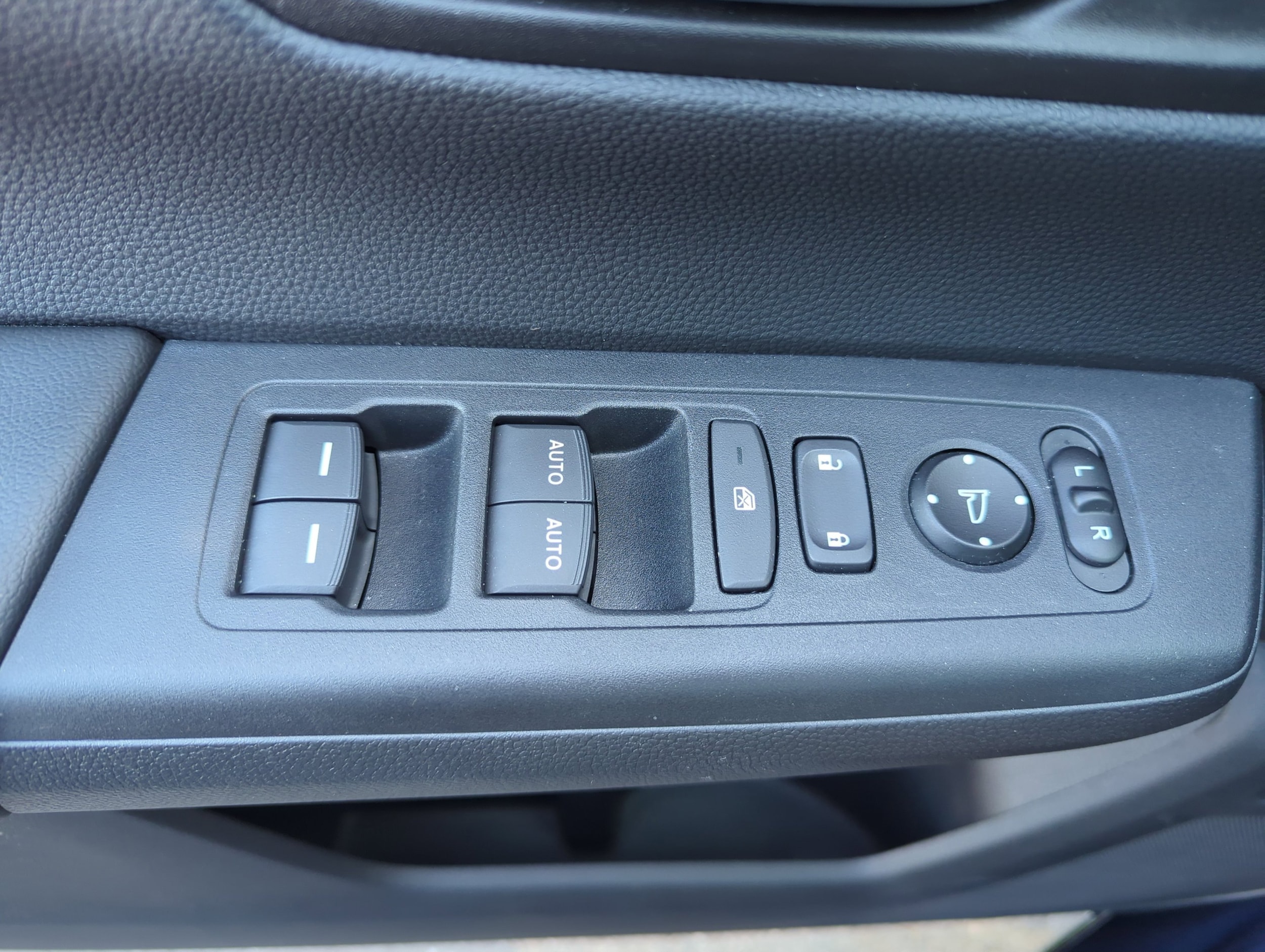2025 Honda CR-V Sport - Photo 30