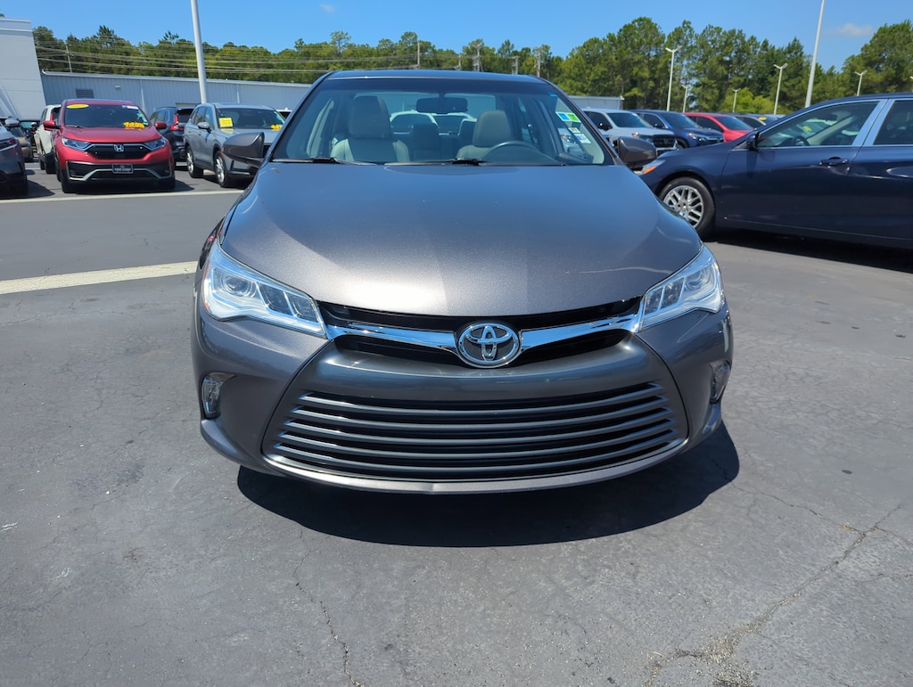 Used 2017 Toyota Camry XLE V6 Sedan
