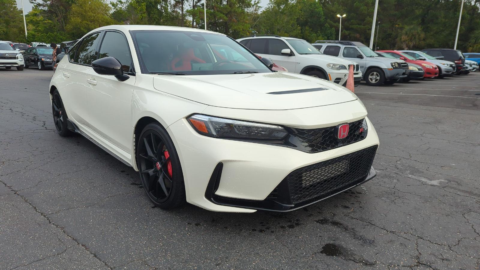 2025 Honda Civic Type R Hatchback photo 3