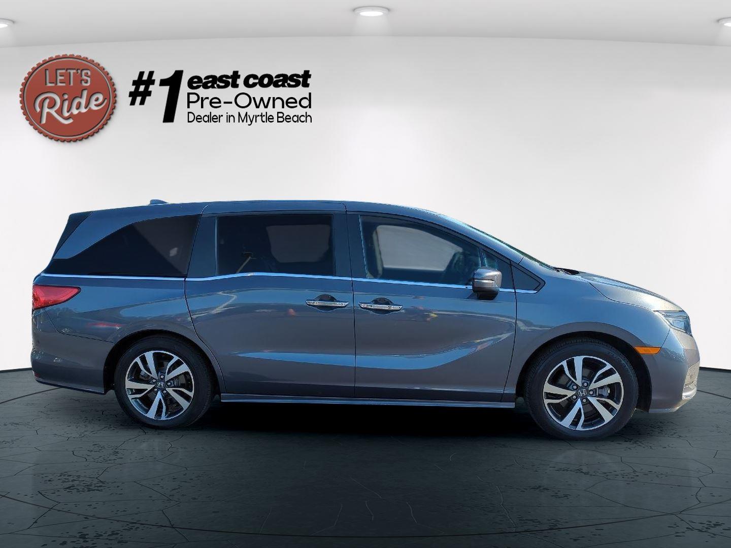 2023 Honda Odyssey Touring photo 4
