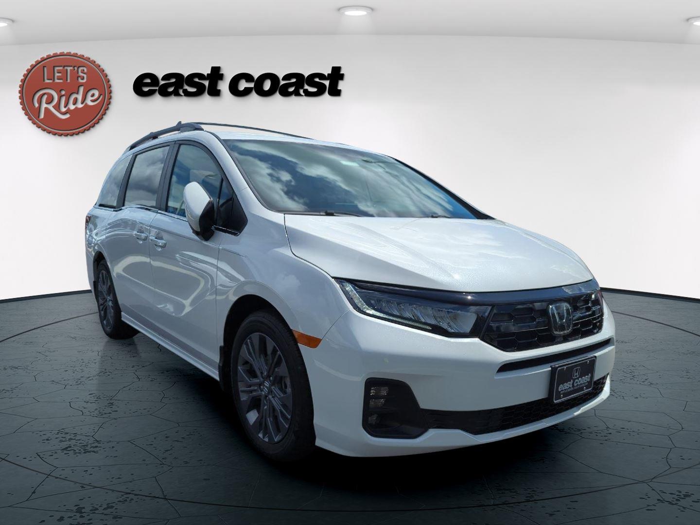 2026 Honda Odyssey Touring photo 3