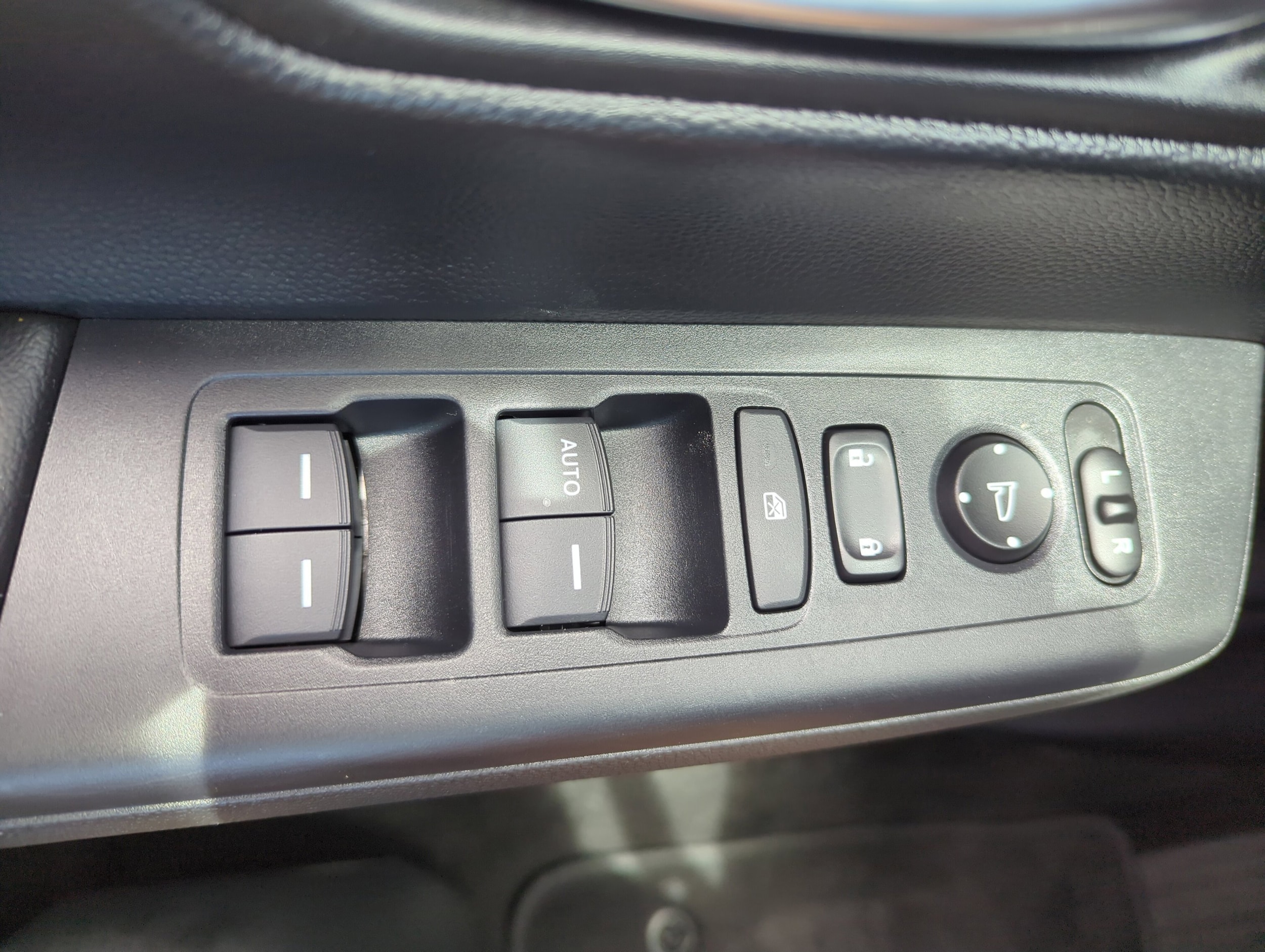 2023 Honda CR-V LX - Photo 26