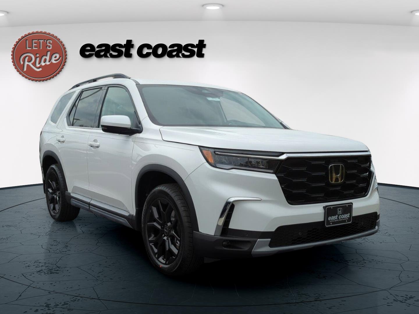 2025 Honda Pilot Touring photo 2
