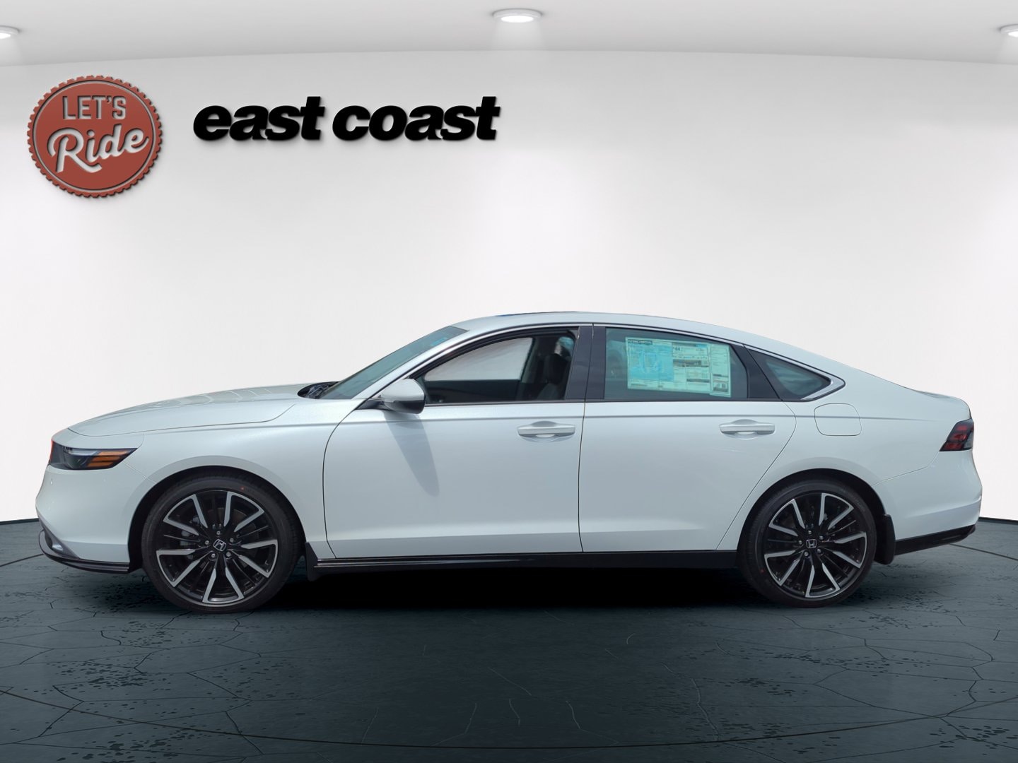 2026 Honda Accord Hybrid Touring - Photo 10