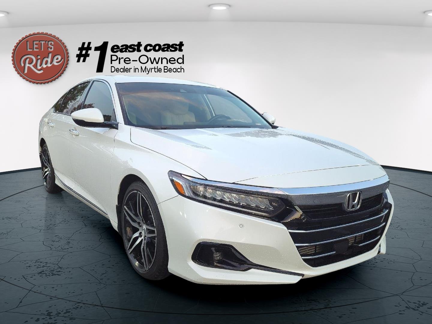 2022 Honda Accord Touring photo 3
