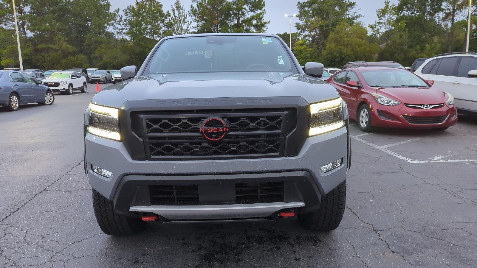 2023 Nissan Frontier PRO-4X photo 2