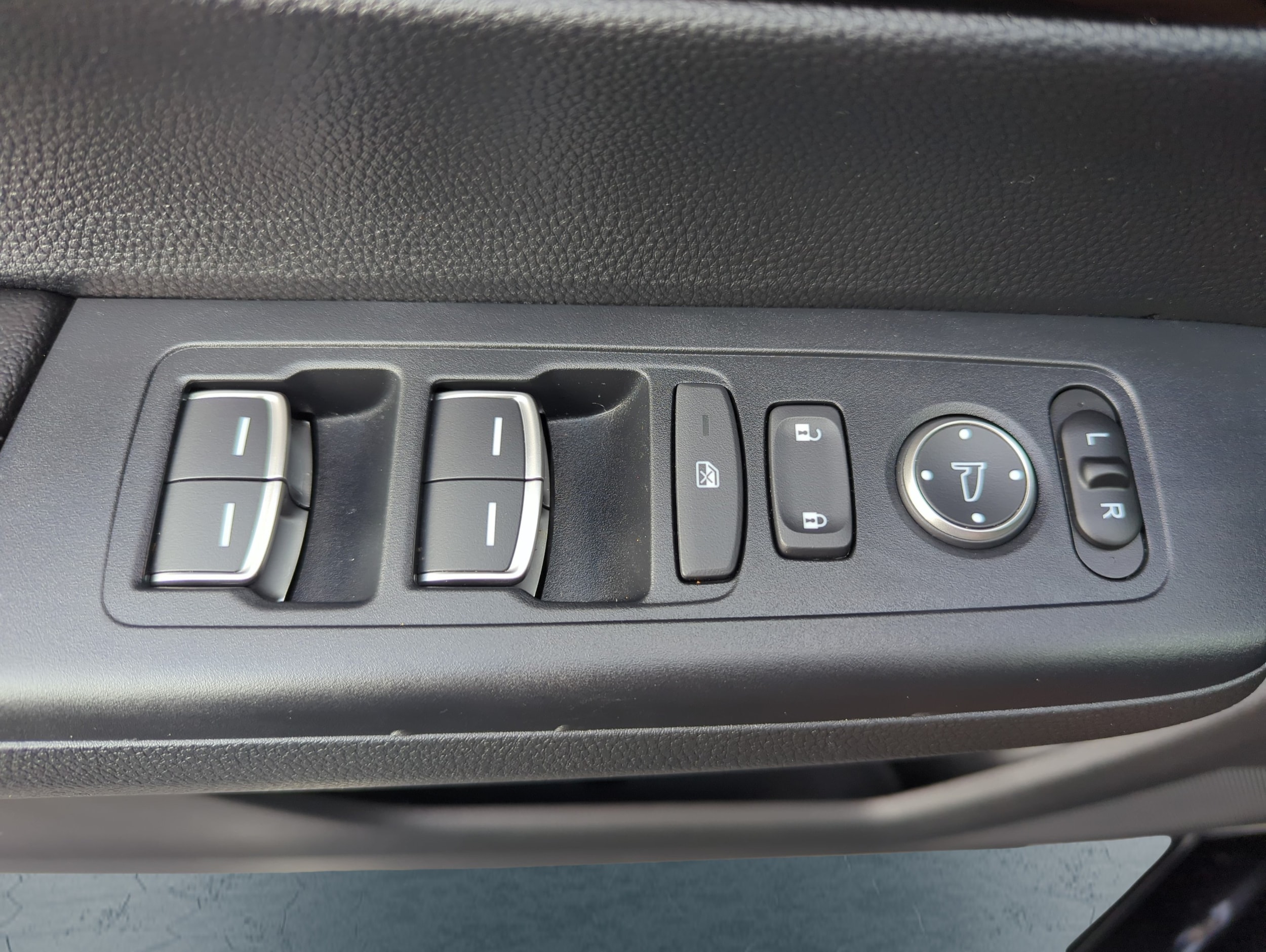 2025 Honda CR-V EX-L - Photo 29