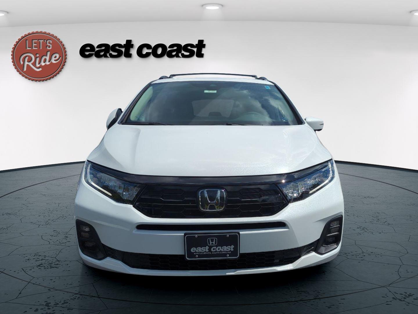 2026 Honda Odyssey Touring photo 2