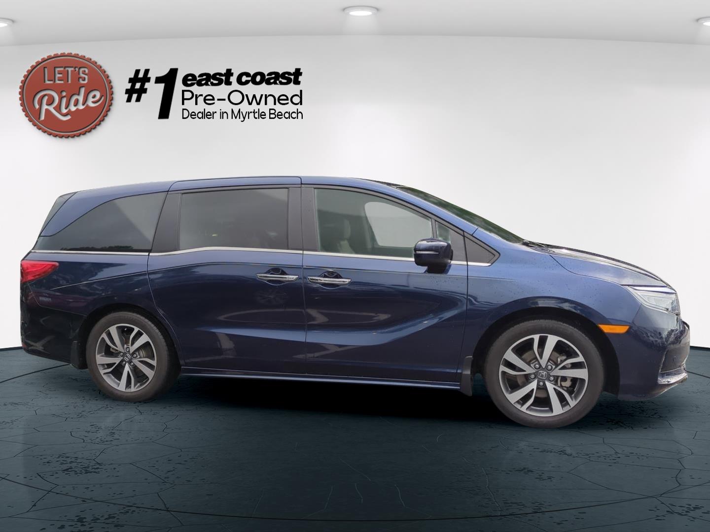 2023 Honda Odyssey Touring photo 4