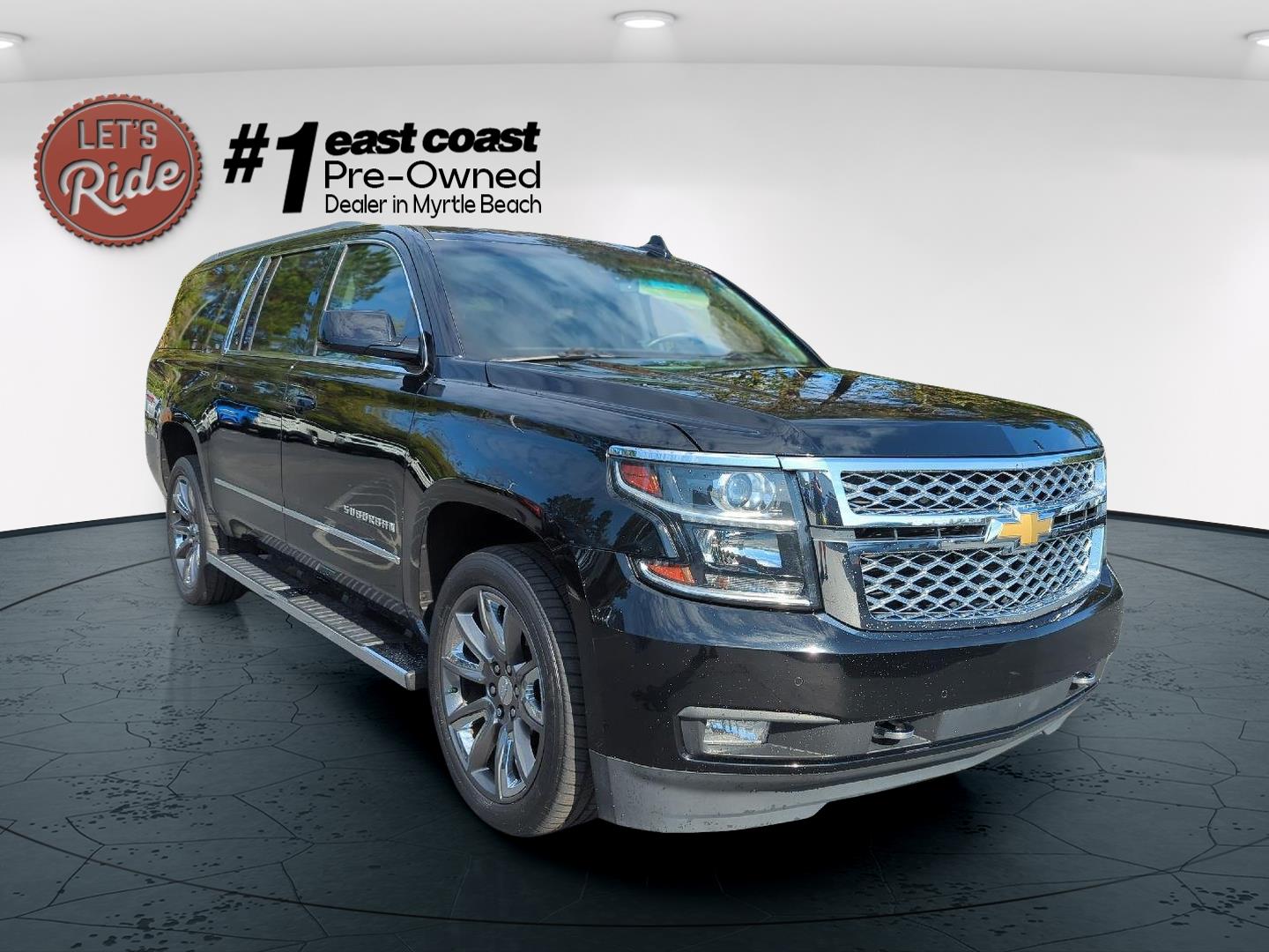 2018 Chevrolet Suburban LT photo 3