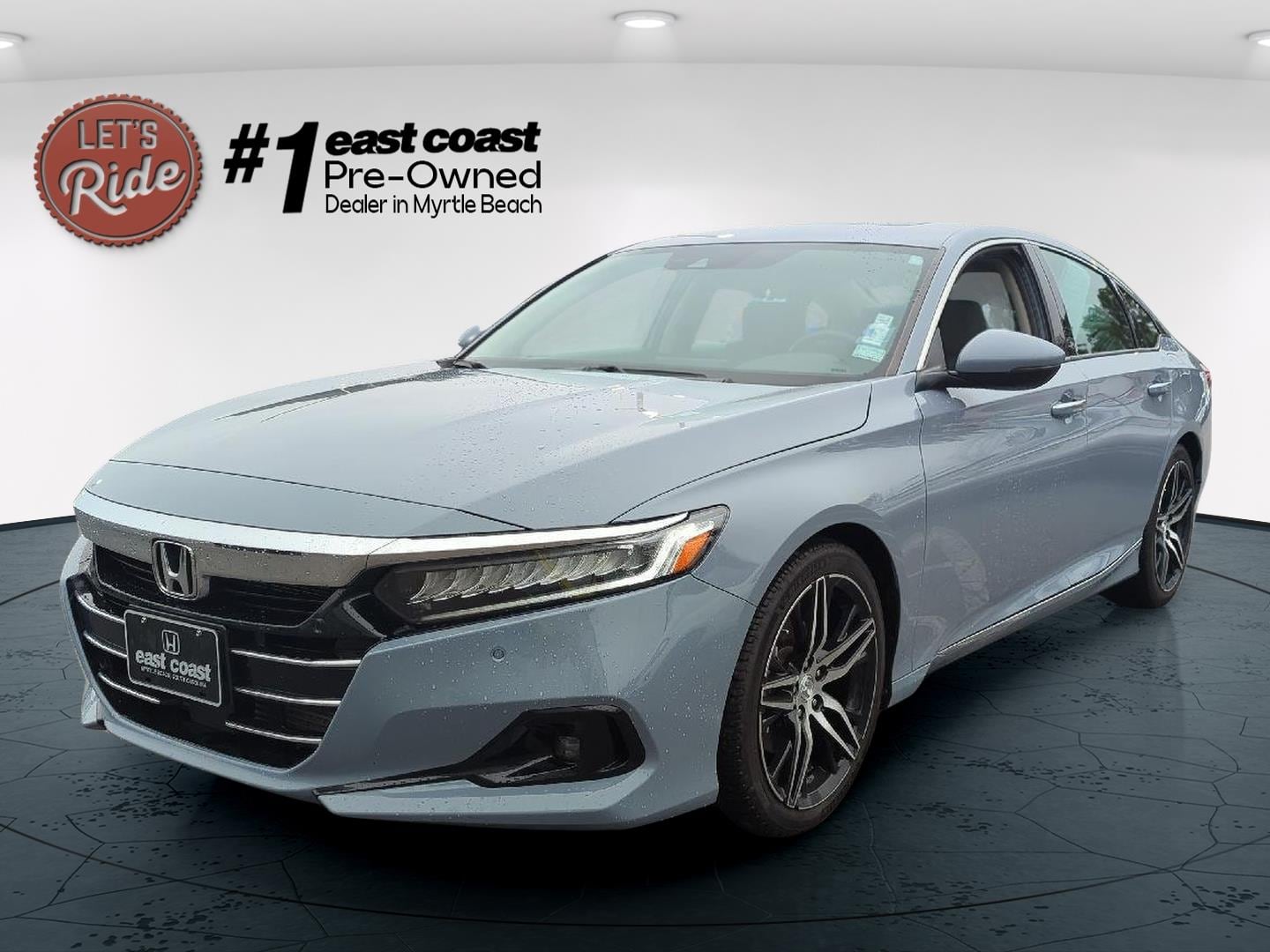 2021 Honda Accord Touring's photo