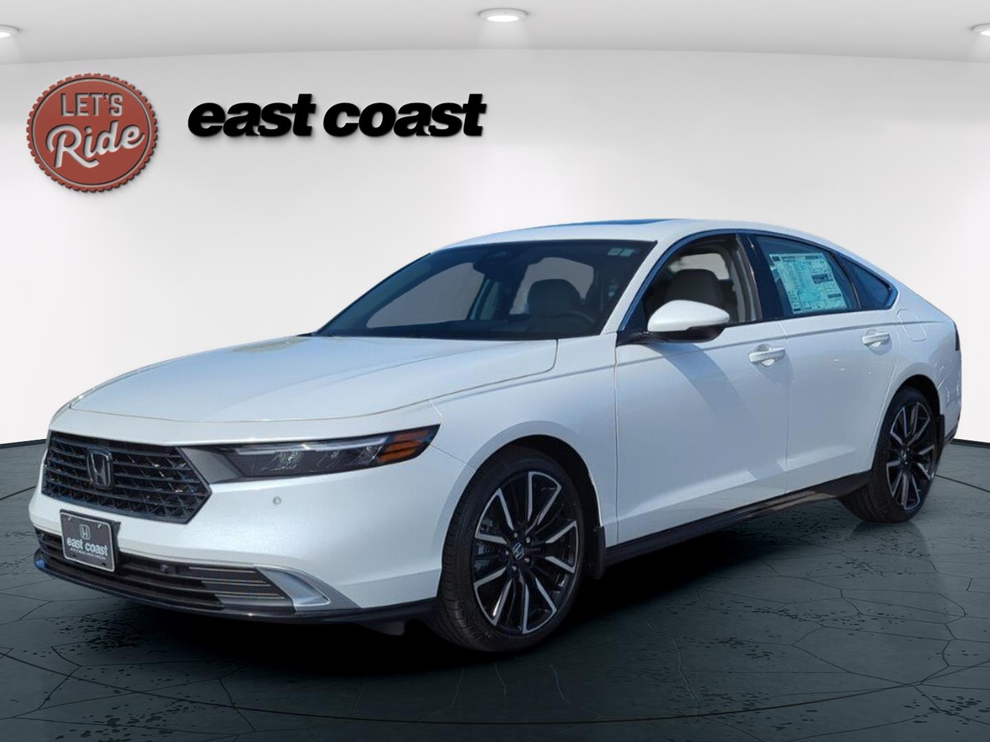 2025 Honda Accord Hybrid Touring's photo