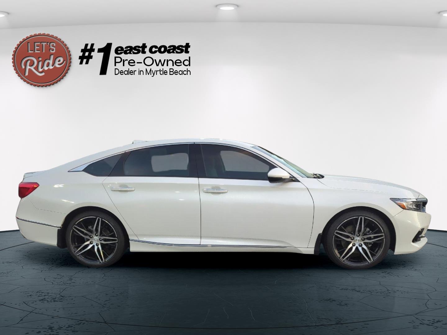 2022 Honda Accord Touring photo 4