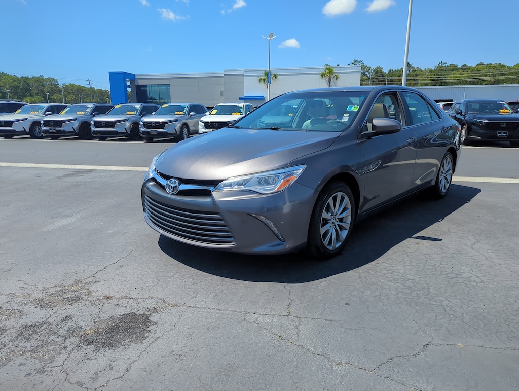 Used 2017 Toyota Camry XLE V6 Sedan