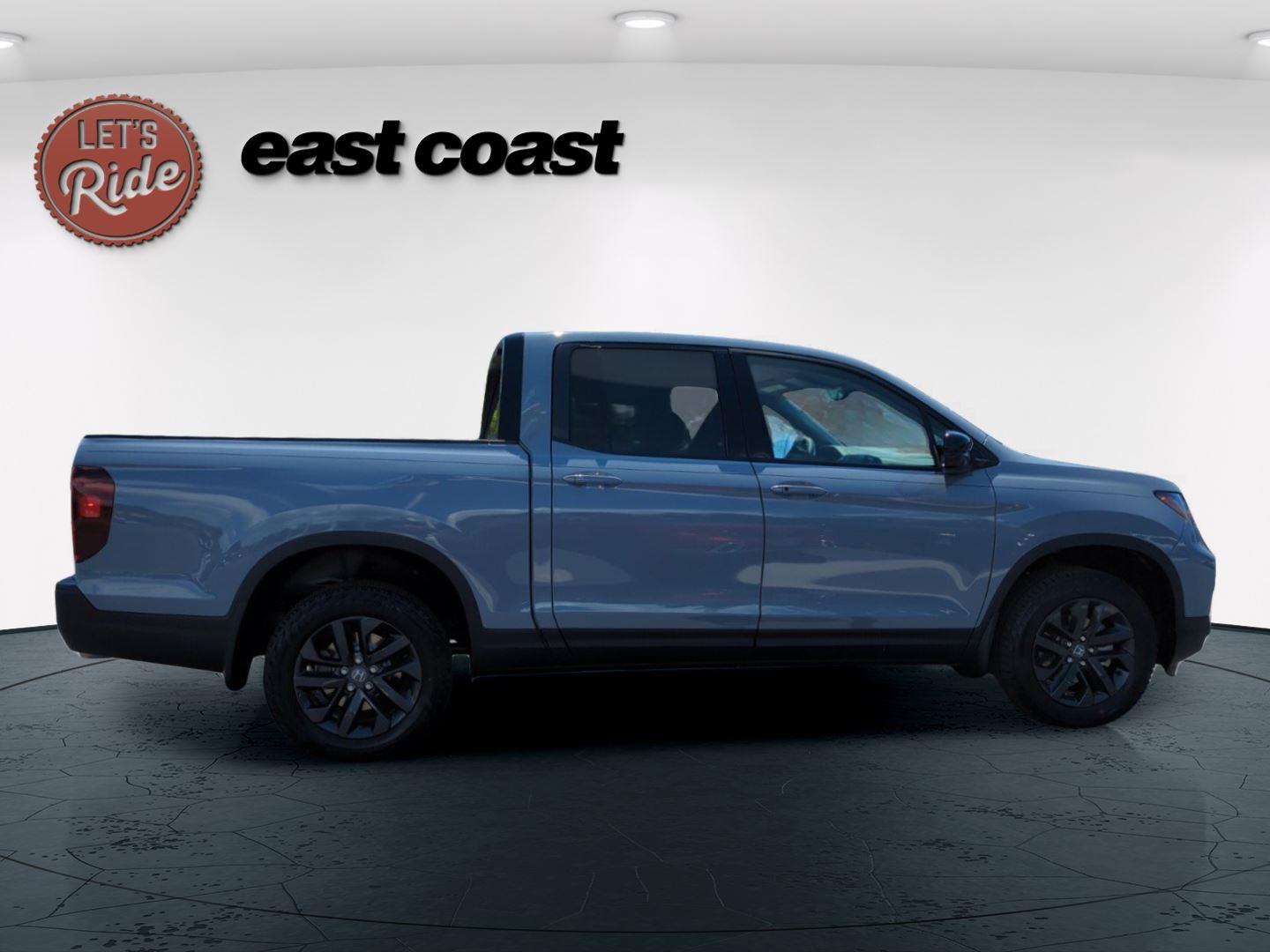 2025 Honda Ridgeline Sport photo 2