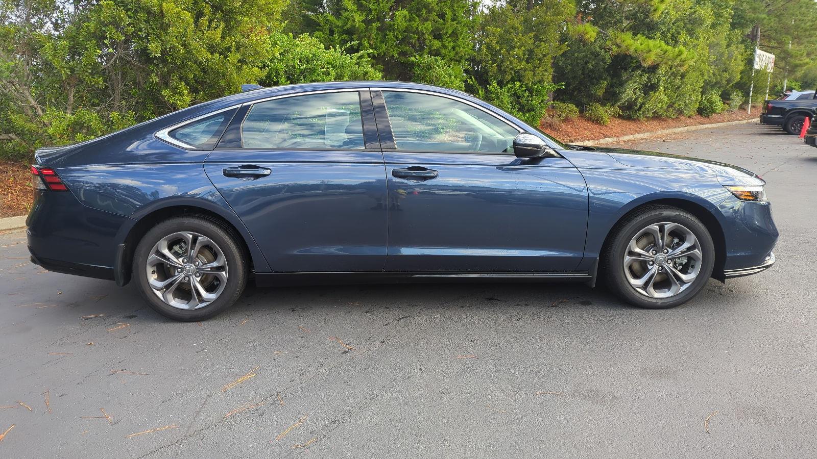 2023 Honda Accord Hybrid EX-L photo 3