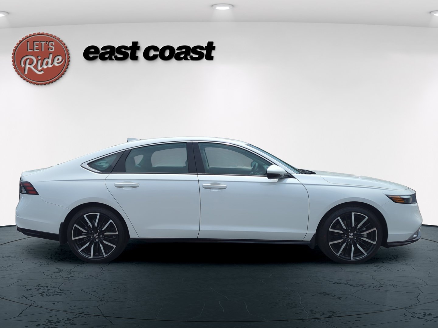 2026 Honda Accord Hybrid Touring - Photo 6
