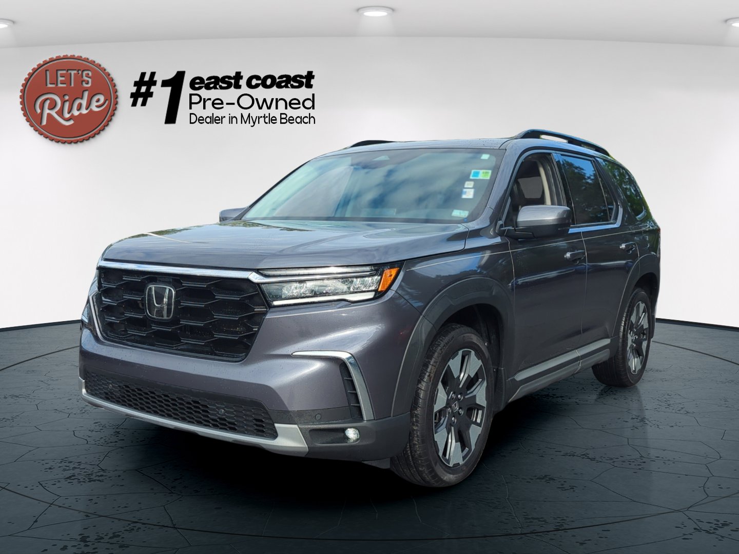 2025 Honda Pilot Touring 2WD's photo
