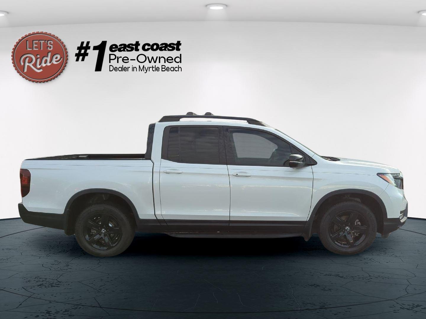 2023 Honda Ridgeline Black Edition photo 3