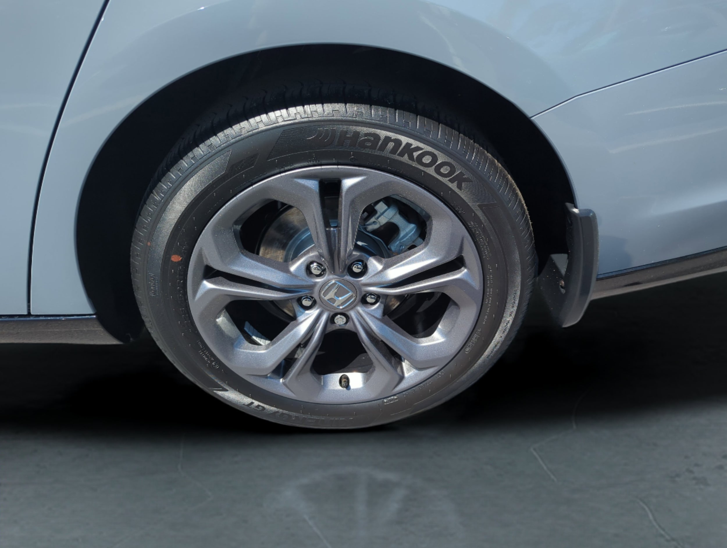 2026 Honda Accord Hybrid EX-L - Photo 11