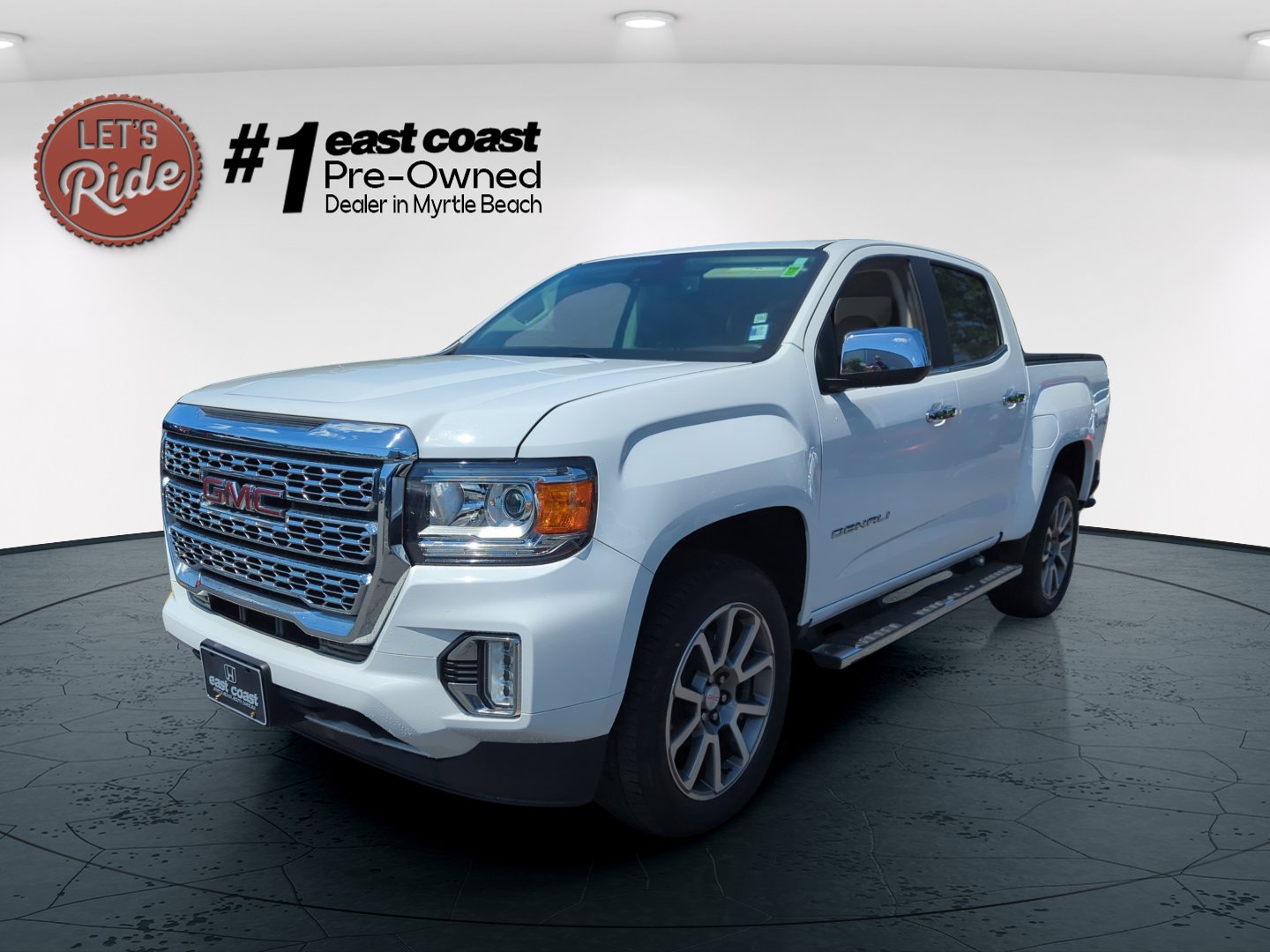 2022 GMC Canyon 4WD Denali Crew Cab Short Box's photo