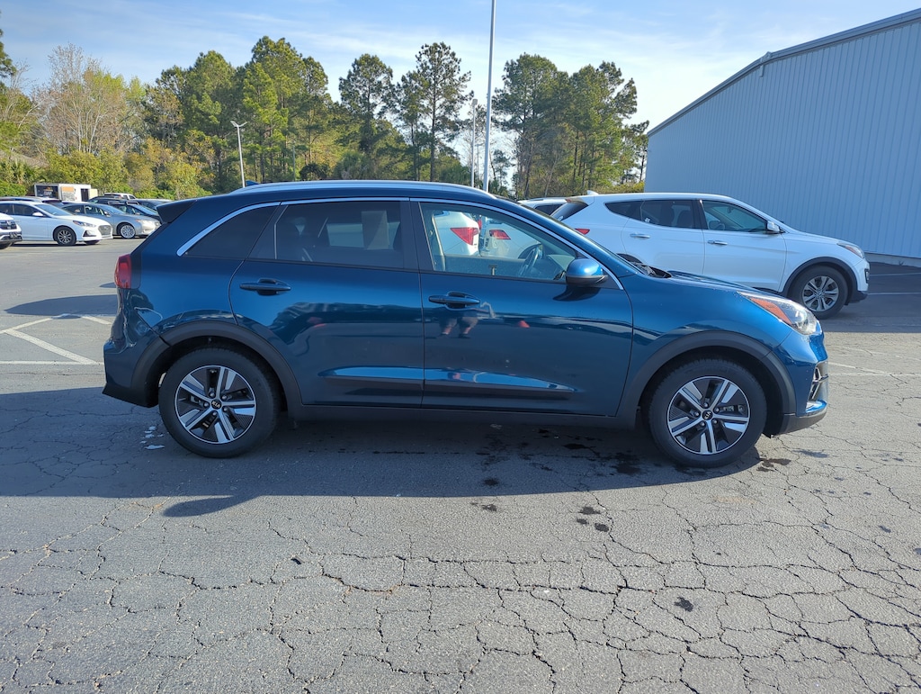 Used 2021 Kia Niro LXS SUV