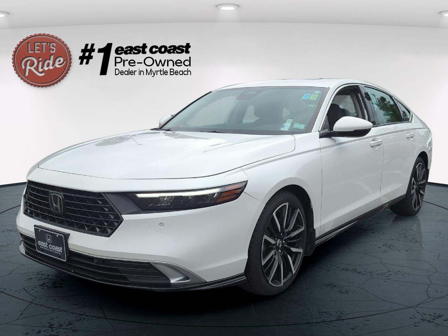 2023 Honda Accord Hybrid Touring's photo