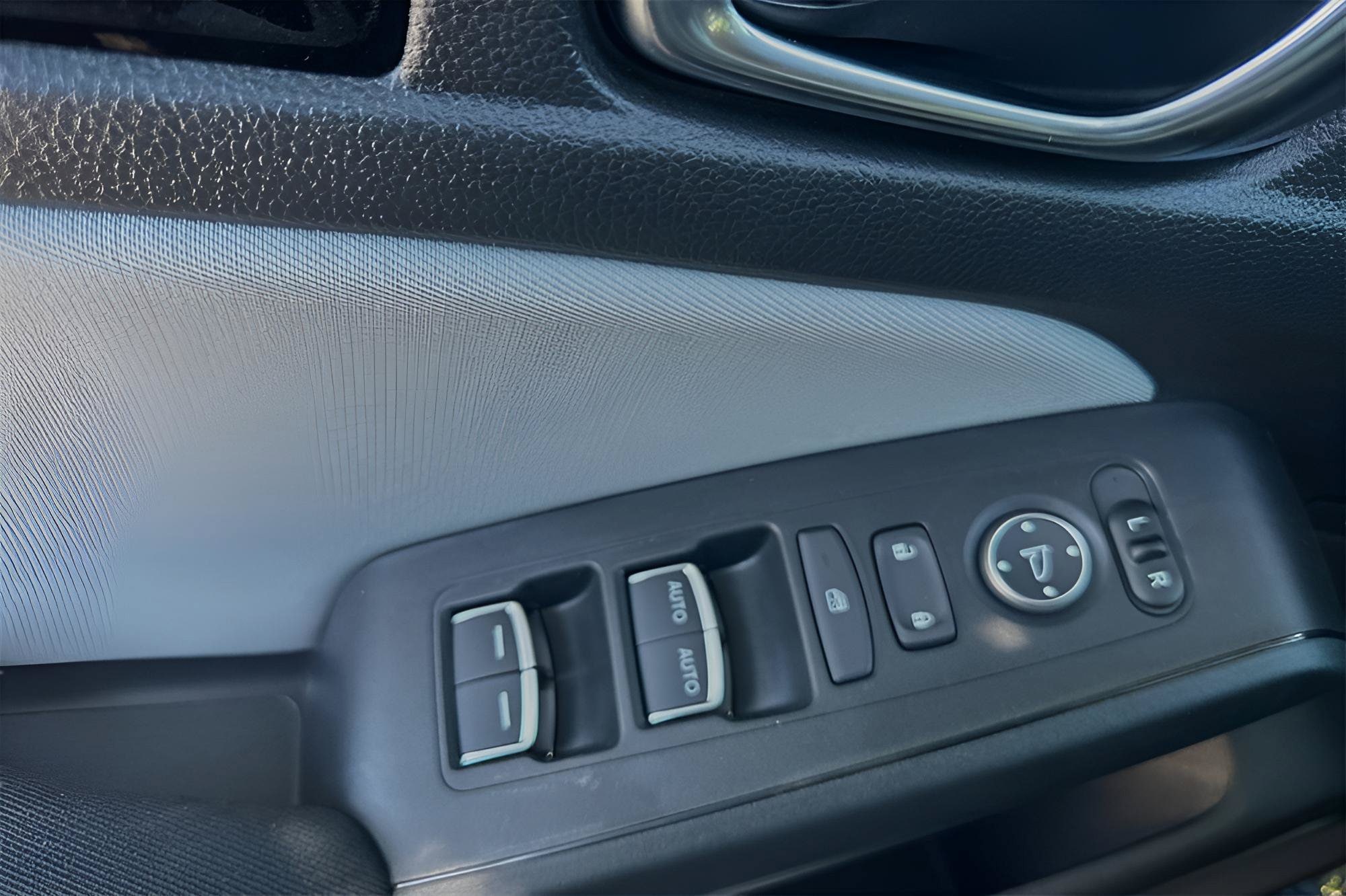 2025 Honda Civic Sport - Photo 32