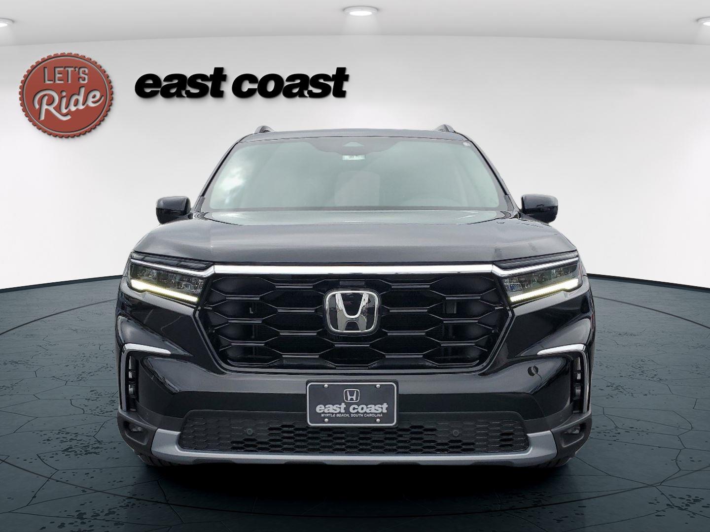2025 Honda Pilot Touring photo 2