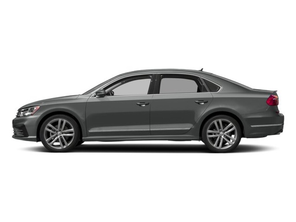 Used 2017 Volkswagen Passat R-Line w/Comfort Pkg Sedan