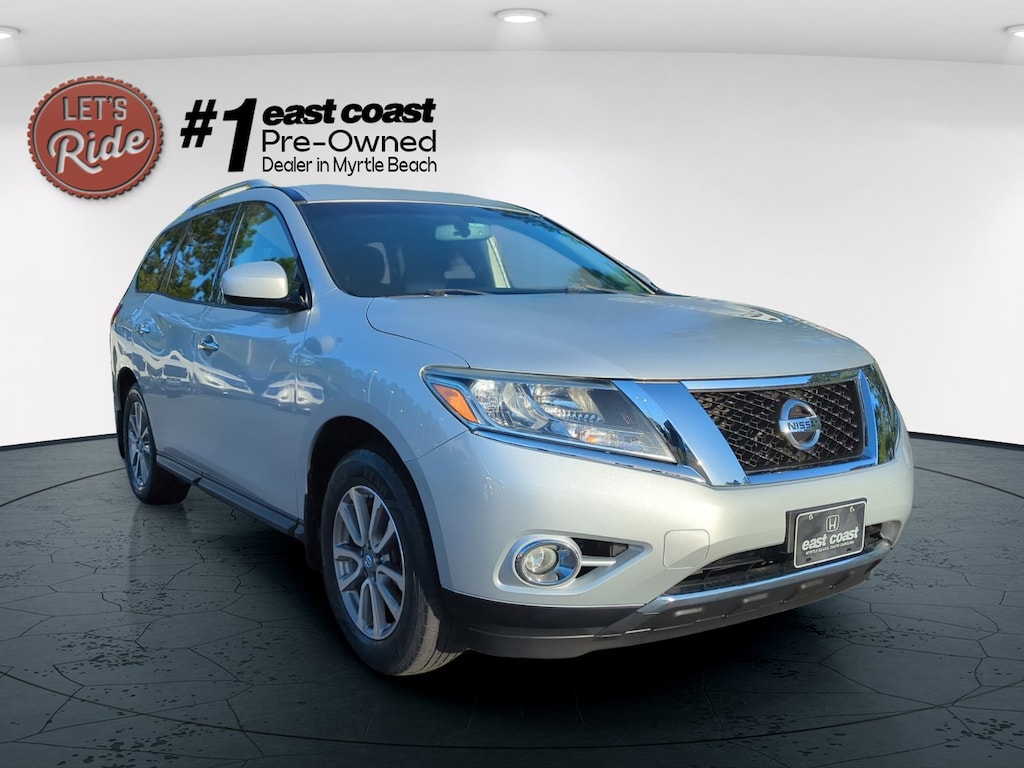 Used 2015 Nissan Pathfinder SV SUV