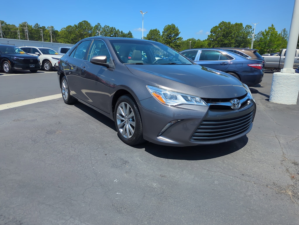 Used 2017 Toyota Camry XLE V6 Sedan