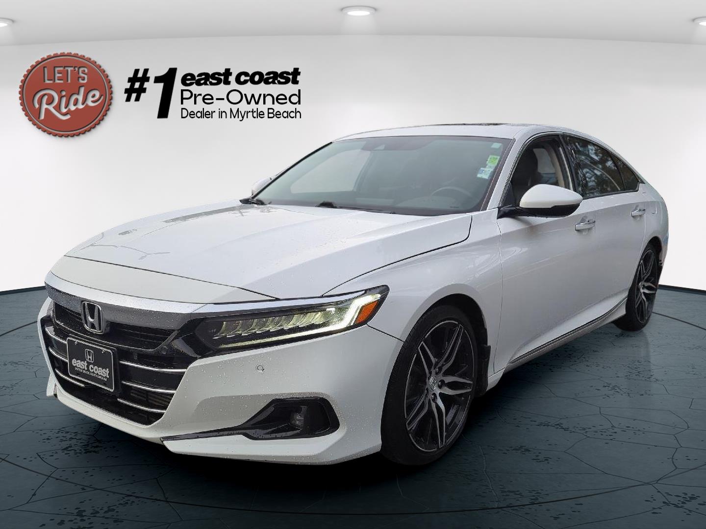 2021 Honda Accord Touring's photo