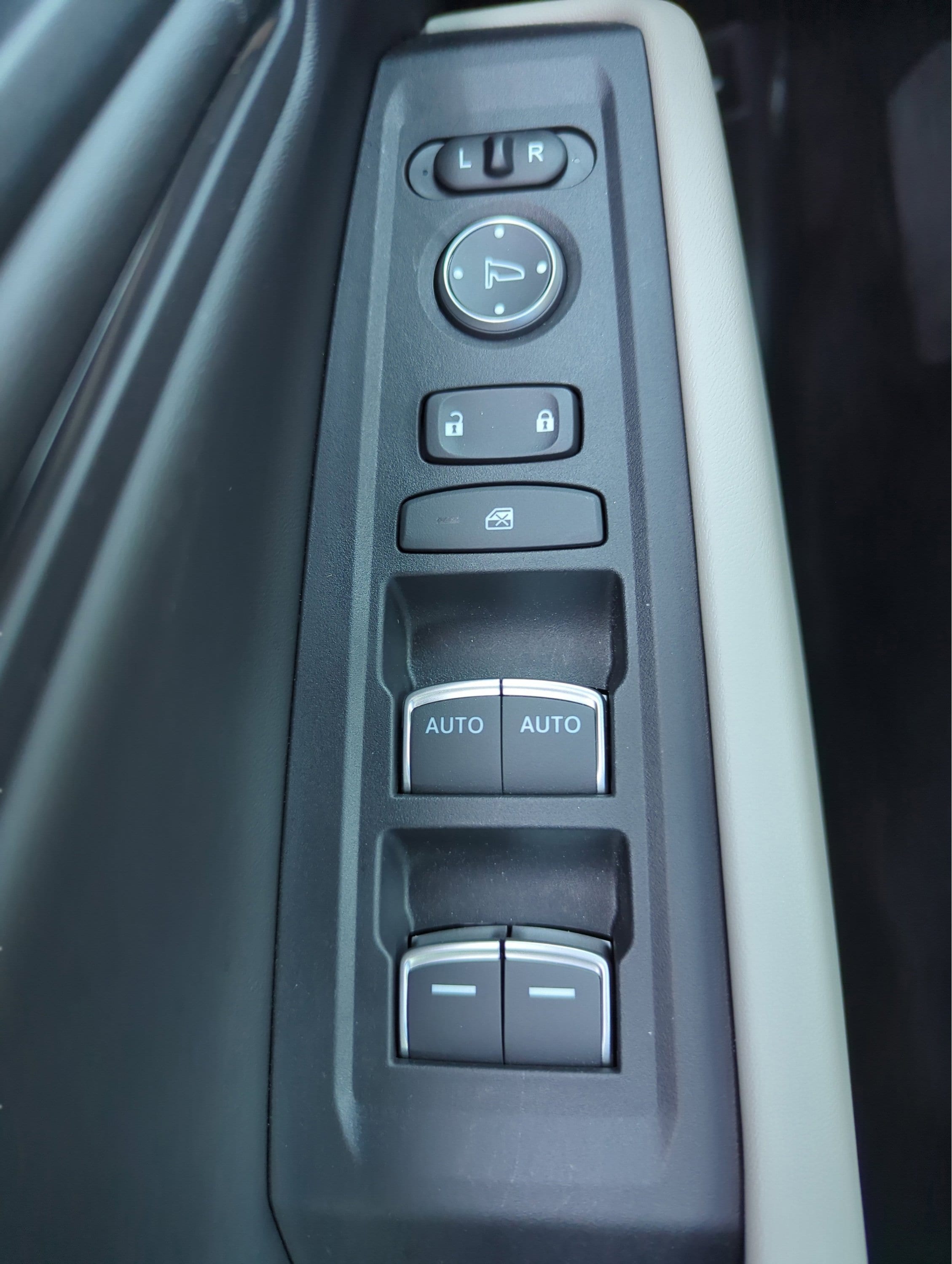 2025 Honda Accord SE - Photo 24