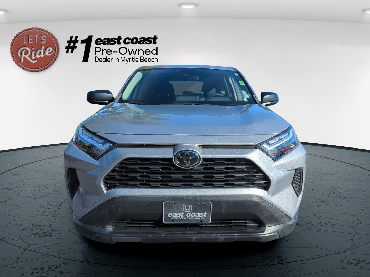 2023 Toyota RAV4 LE photo 2