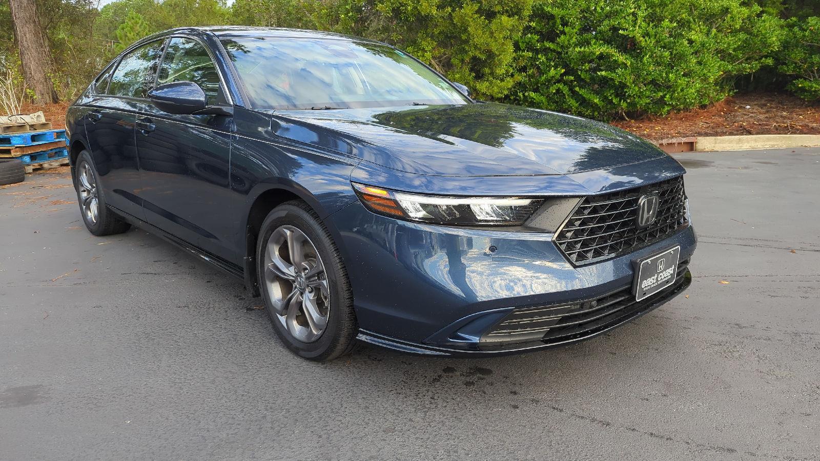 2023 Honda Accord Hybrid EX-L photo 2