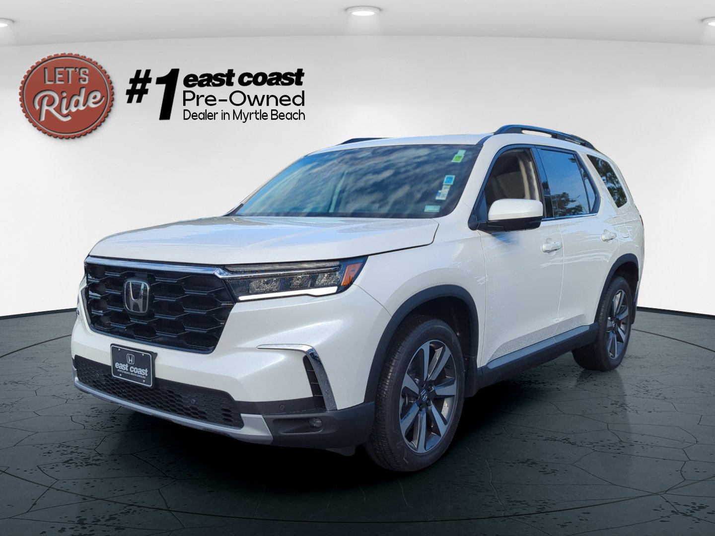 2025 Honda Pilot Touring AWD's photo